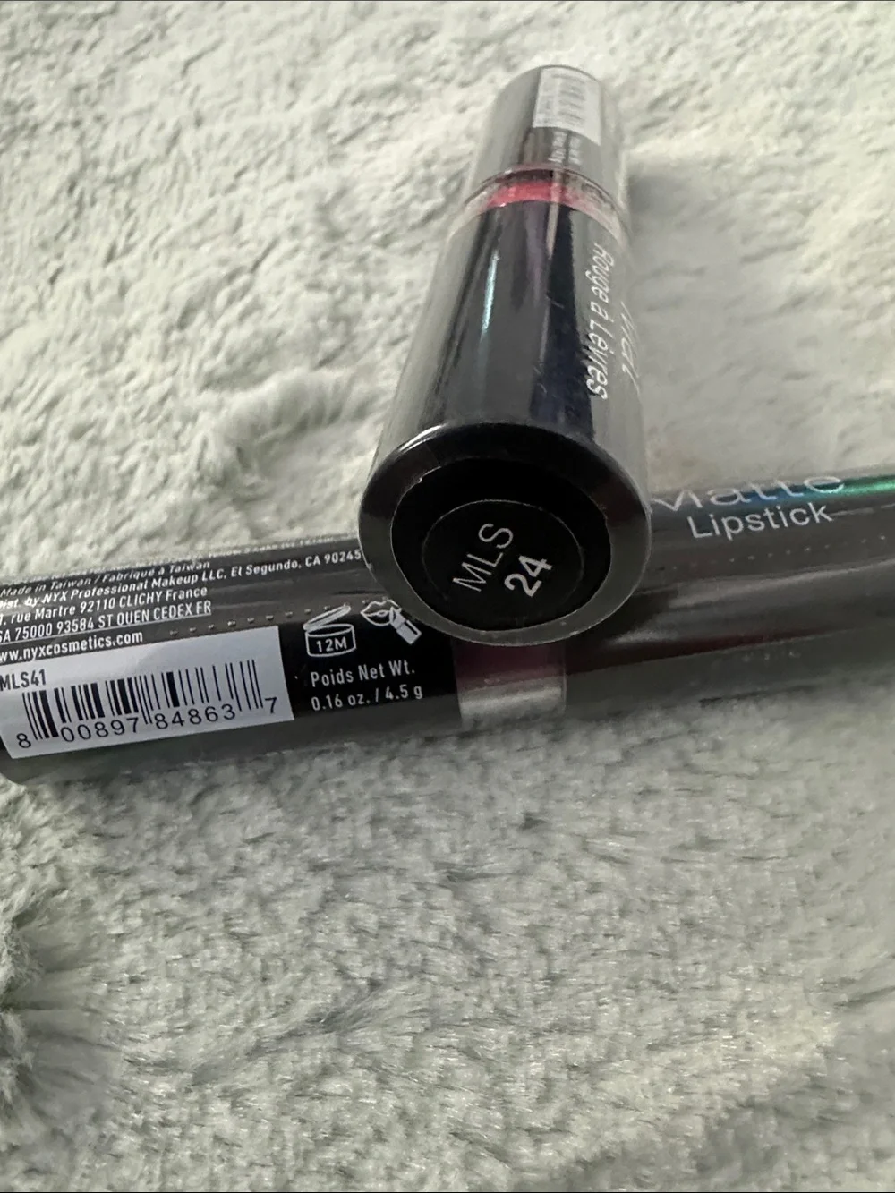 NYX Matte Lipstick Duo - Bright Red & Deep Plum